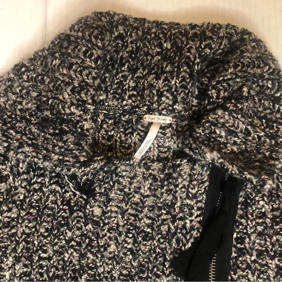 Free People Black & Gray Asymmetrical Zip Cardigan Sweater Jacket Womens Size M - Picture 2 of 8